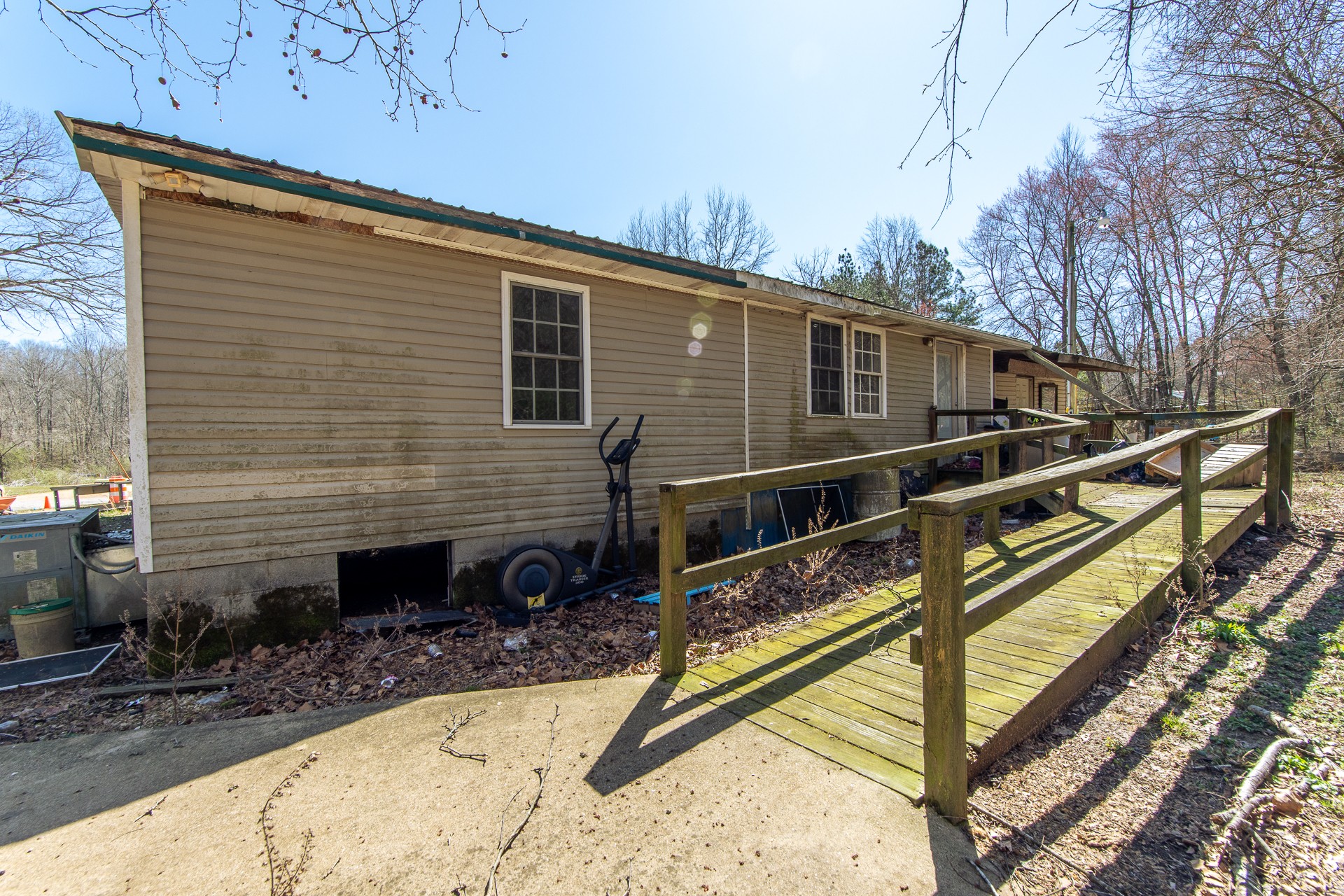 122 Hooper Rd
