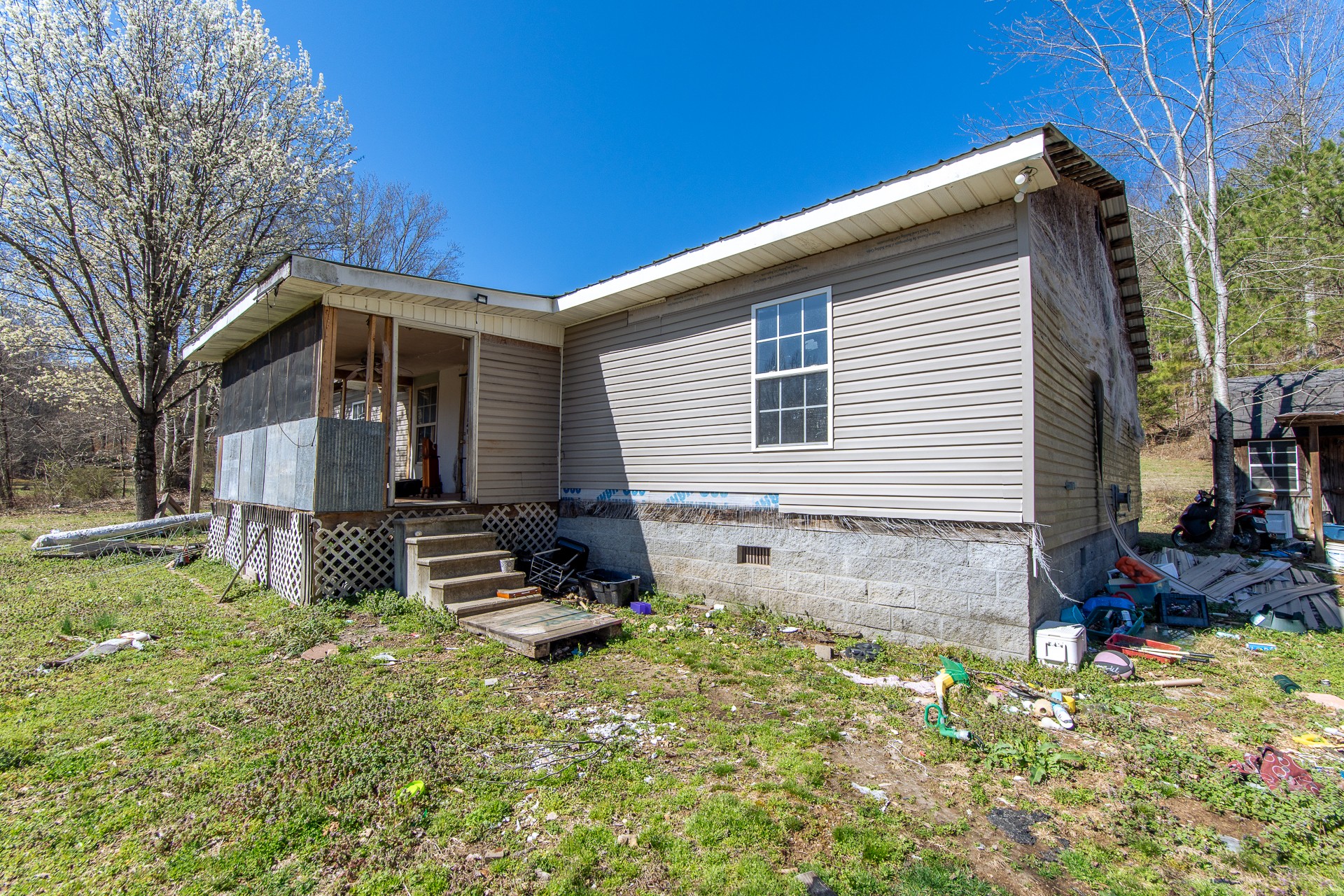 122 Hooper Rd