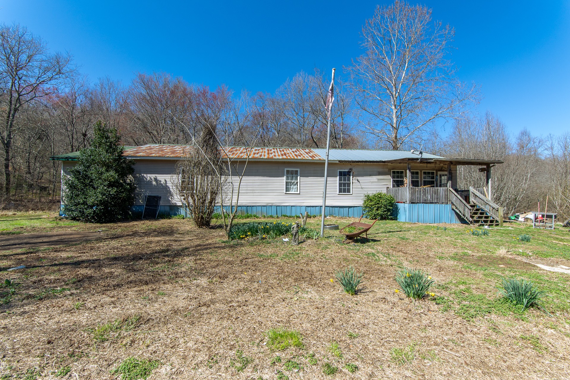 122 Hooper Rd