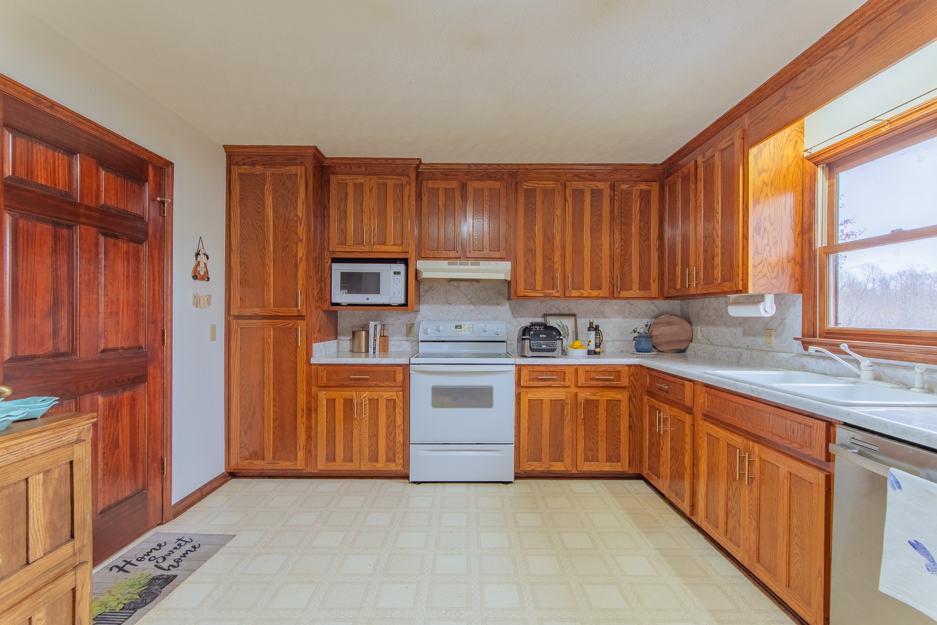 3120 Country Side Dr