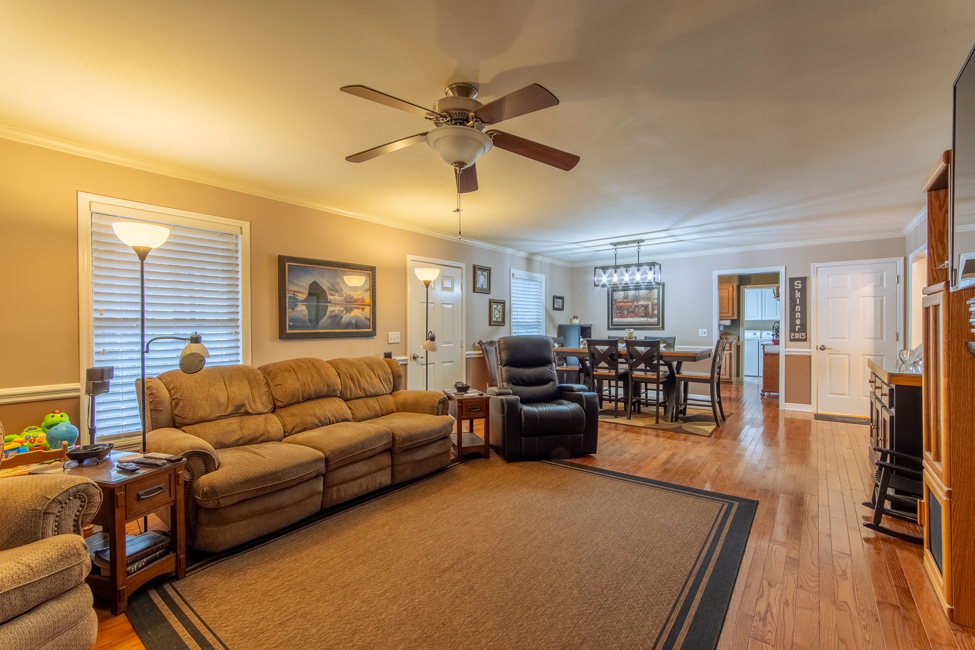403 Oakwood Dr