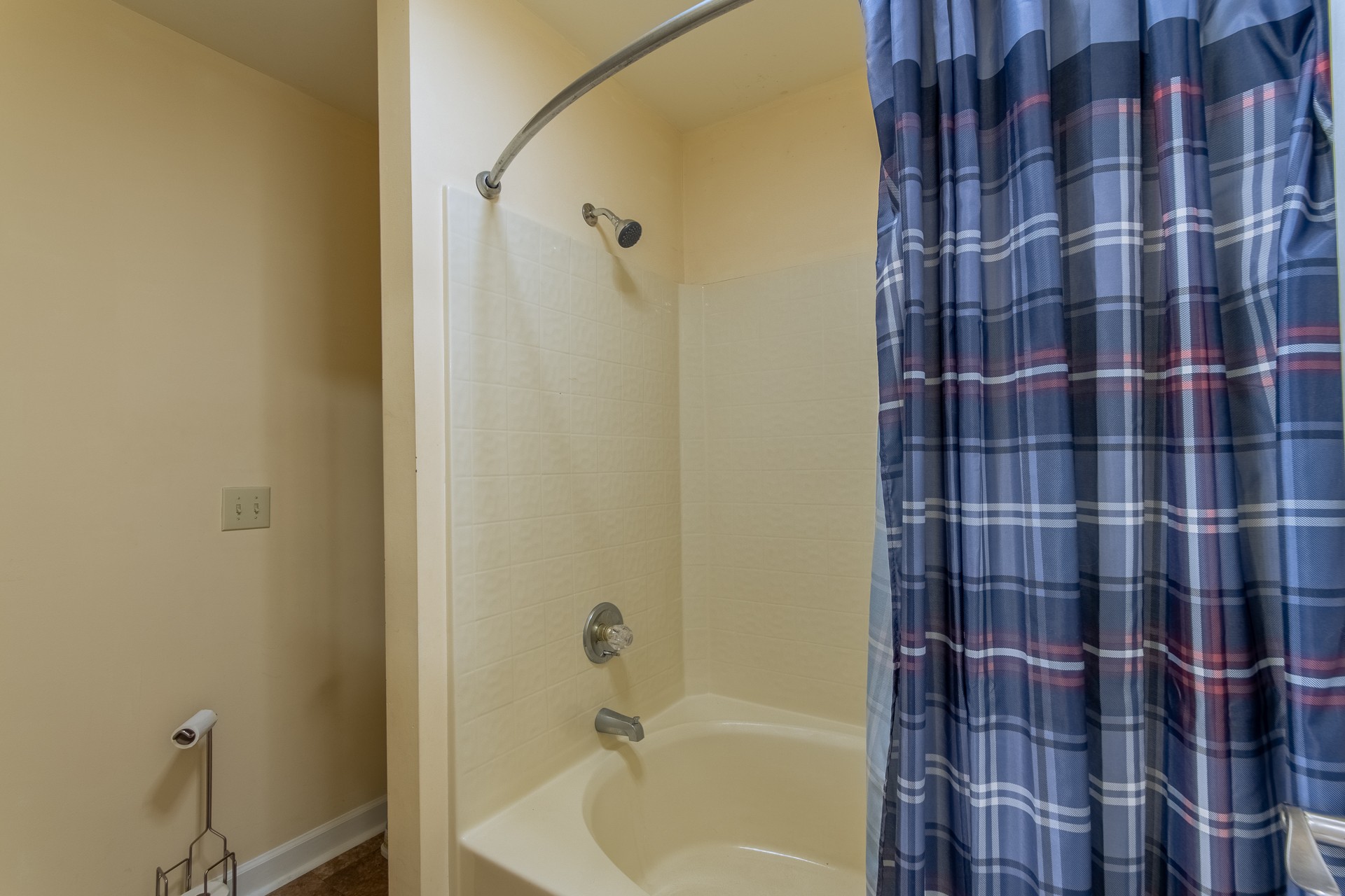 403 Oakwood Dr