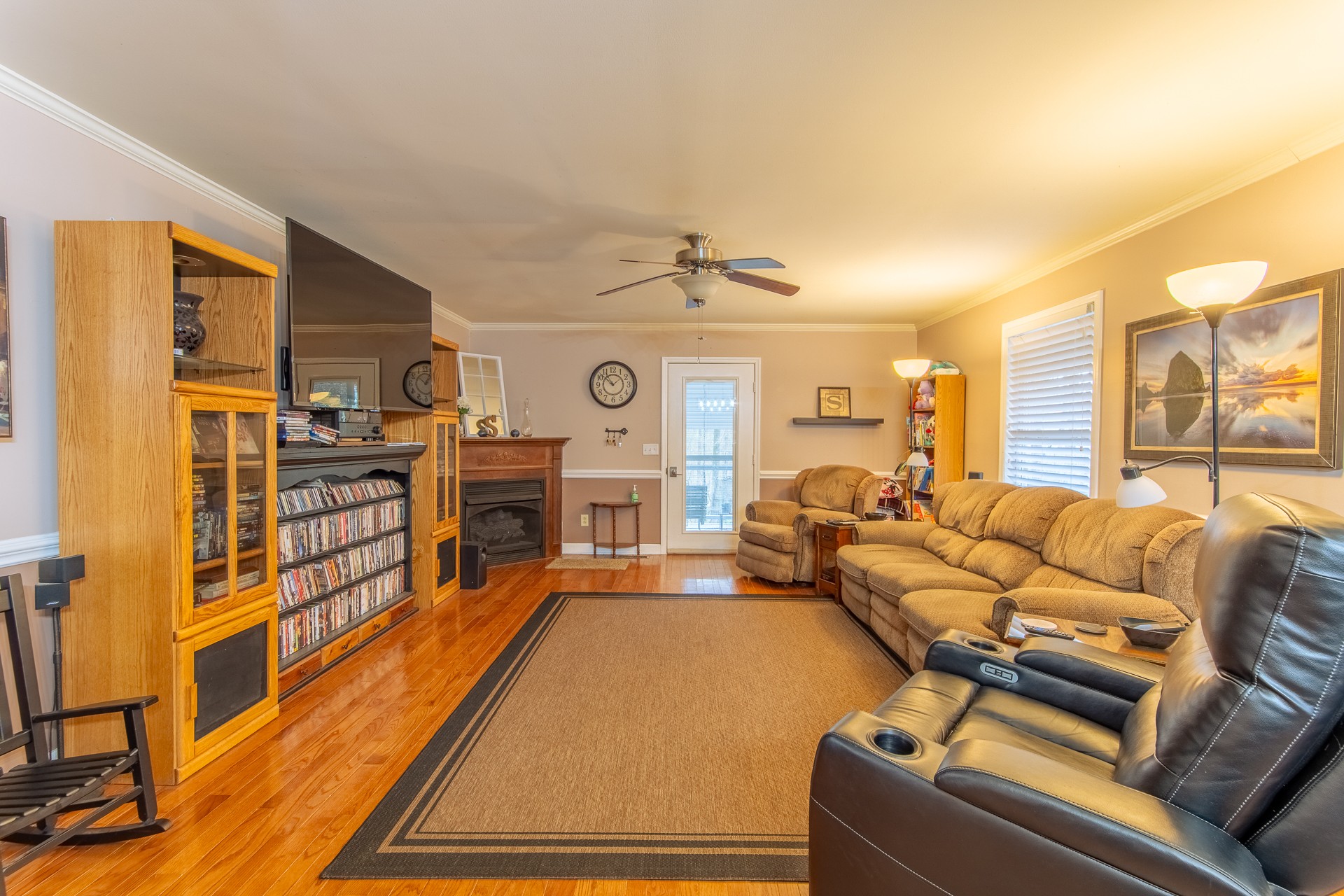 403 Oakwood Dr