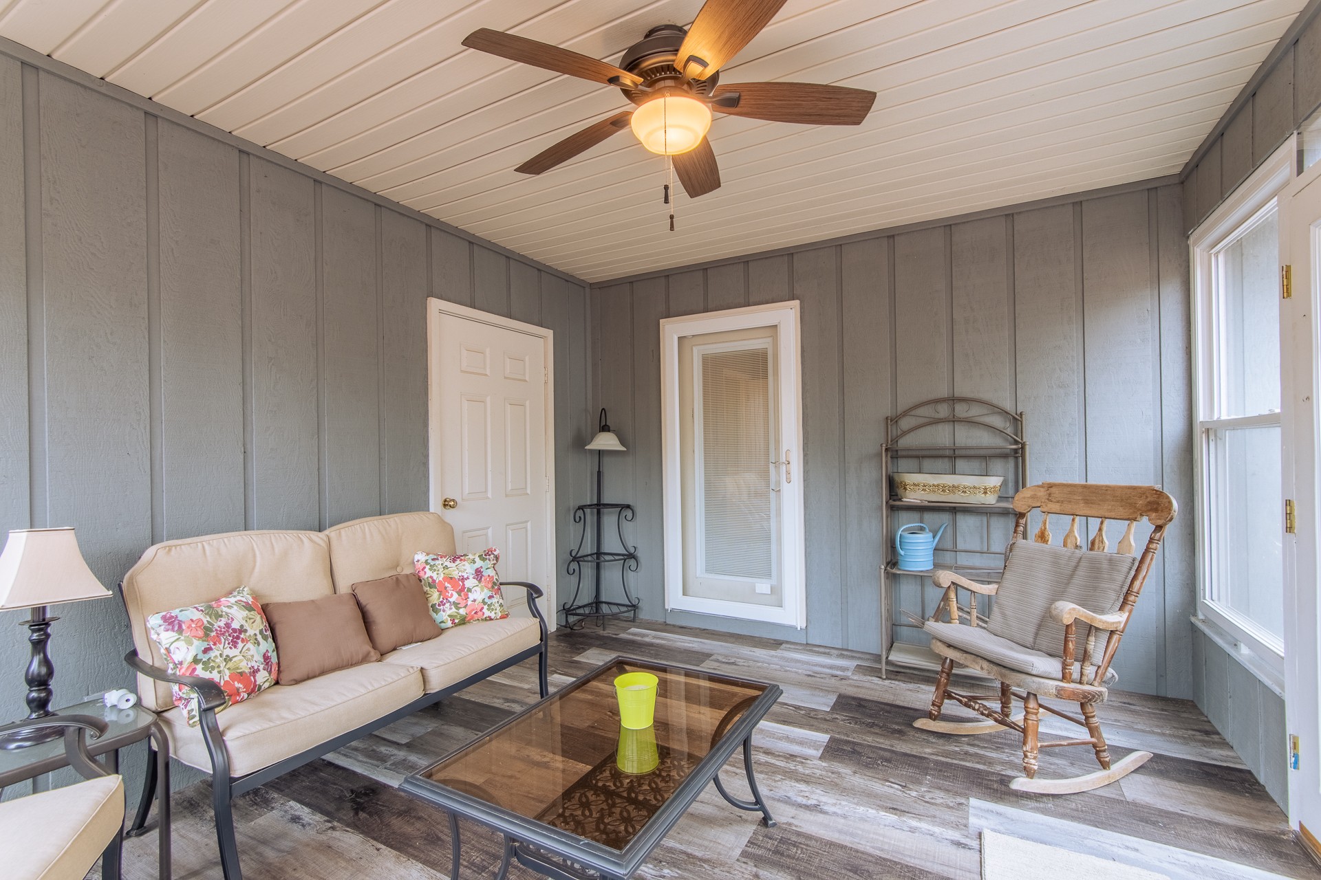 403 Oakwood Dr