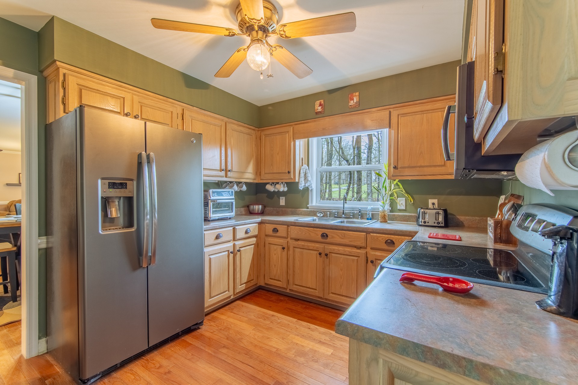 403 Oakwood Dr
