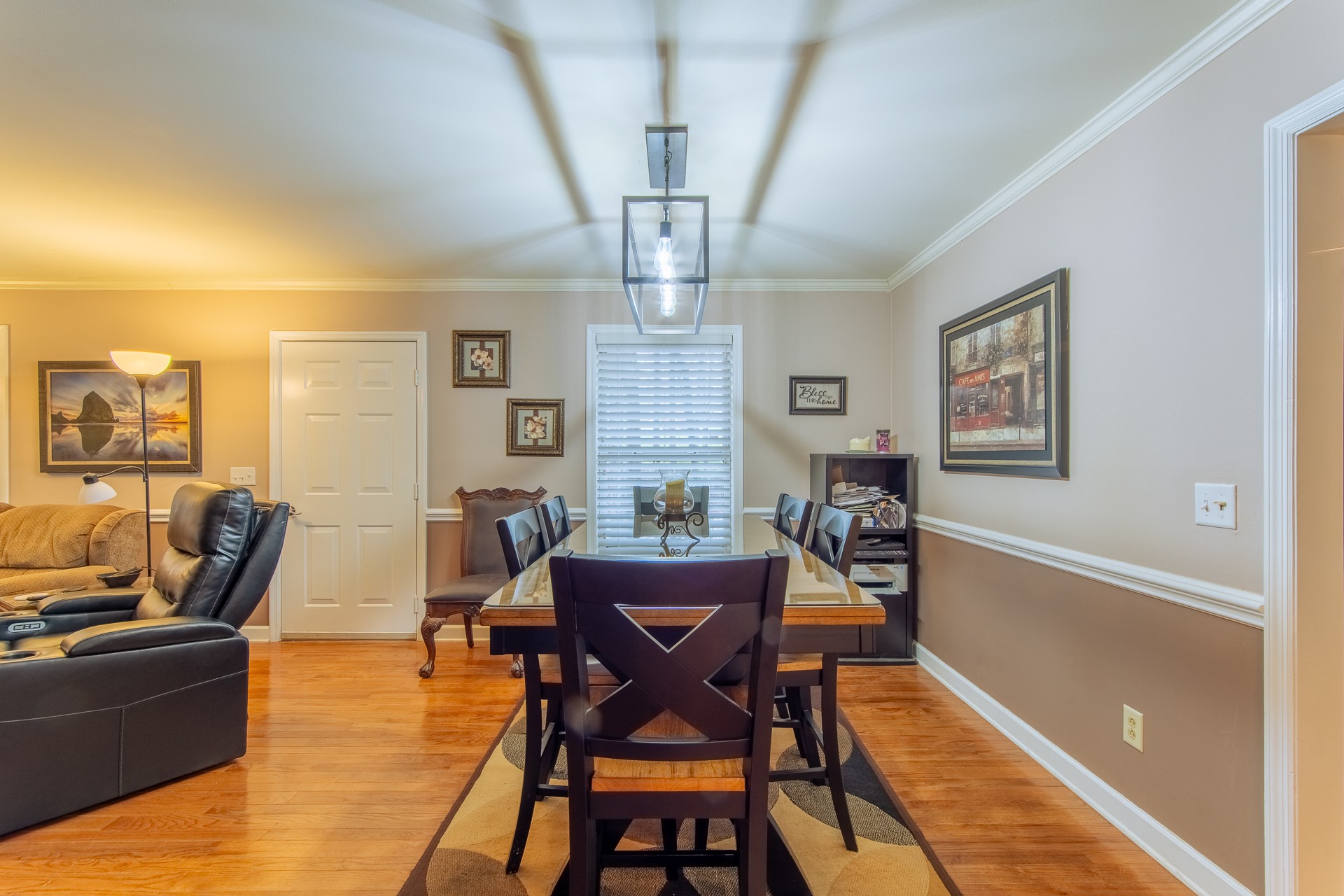 403 Oakwood Dr