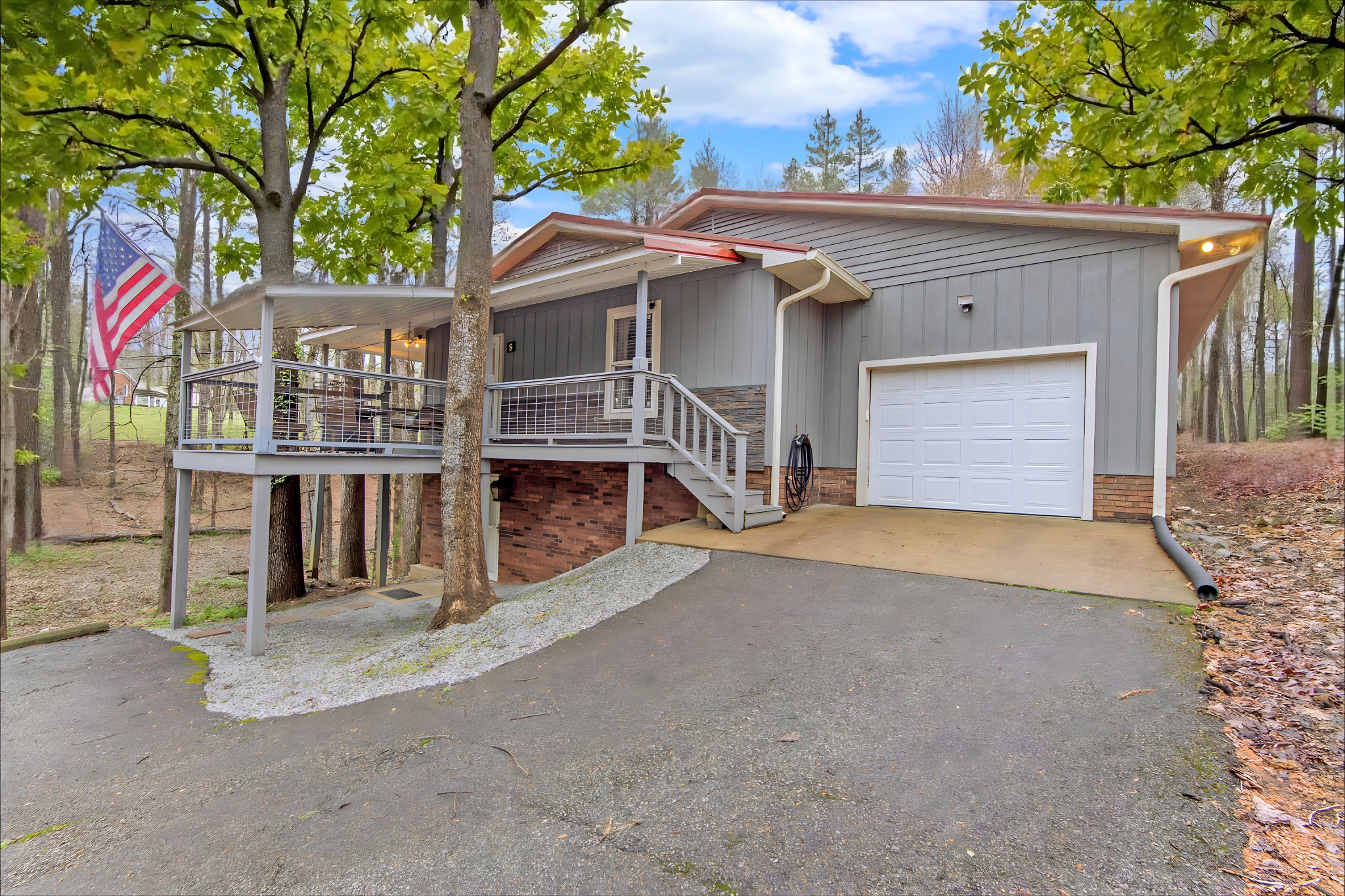 403 Oakwood Dr