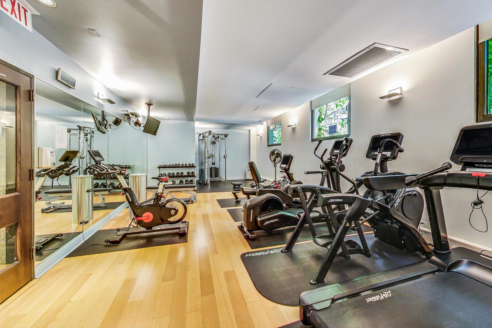 100 E Bellevue Place Unit: 18A