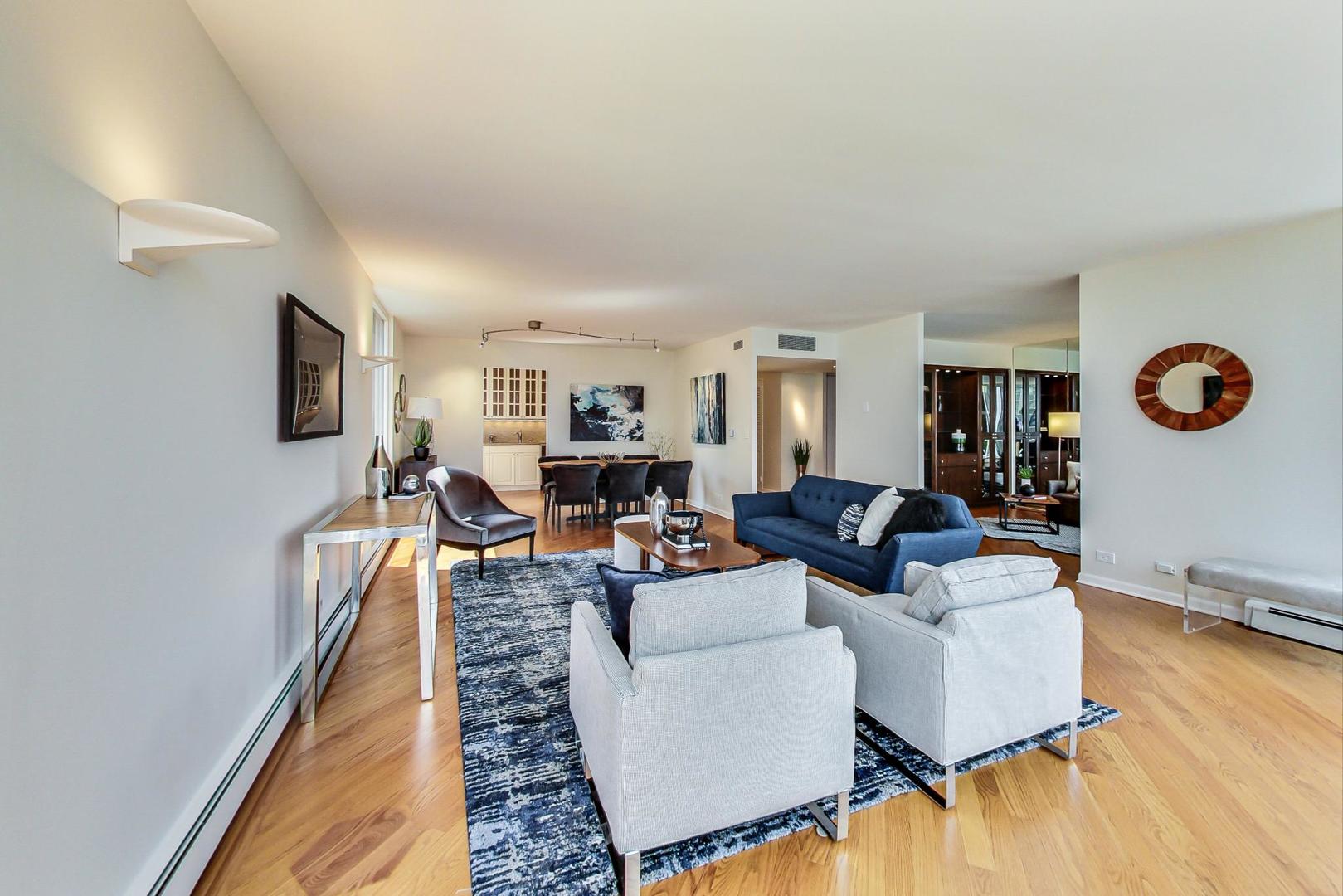 100 E Bellevue Place Unit: 18A