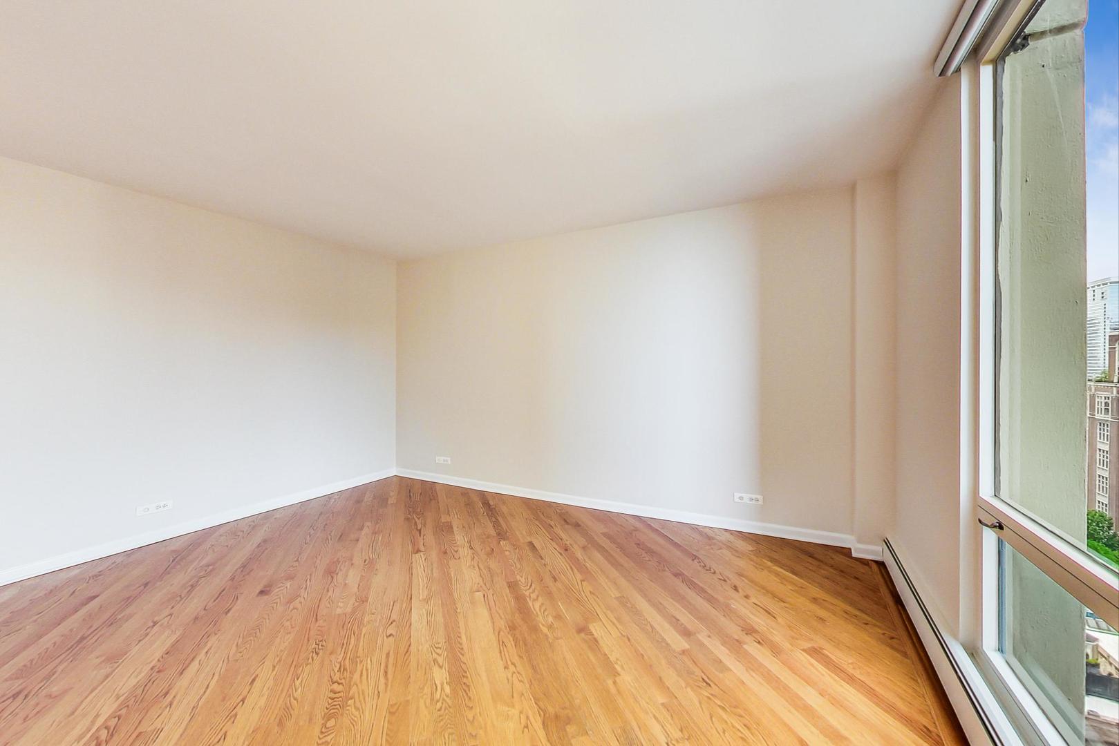 100 E Bellevue Place Unit: 18A