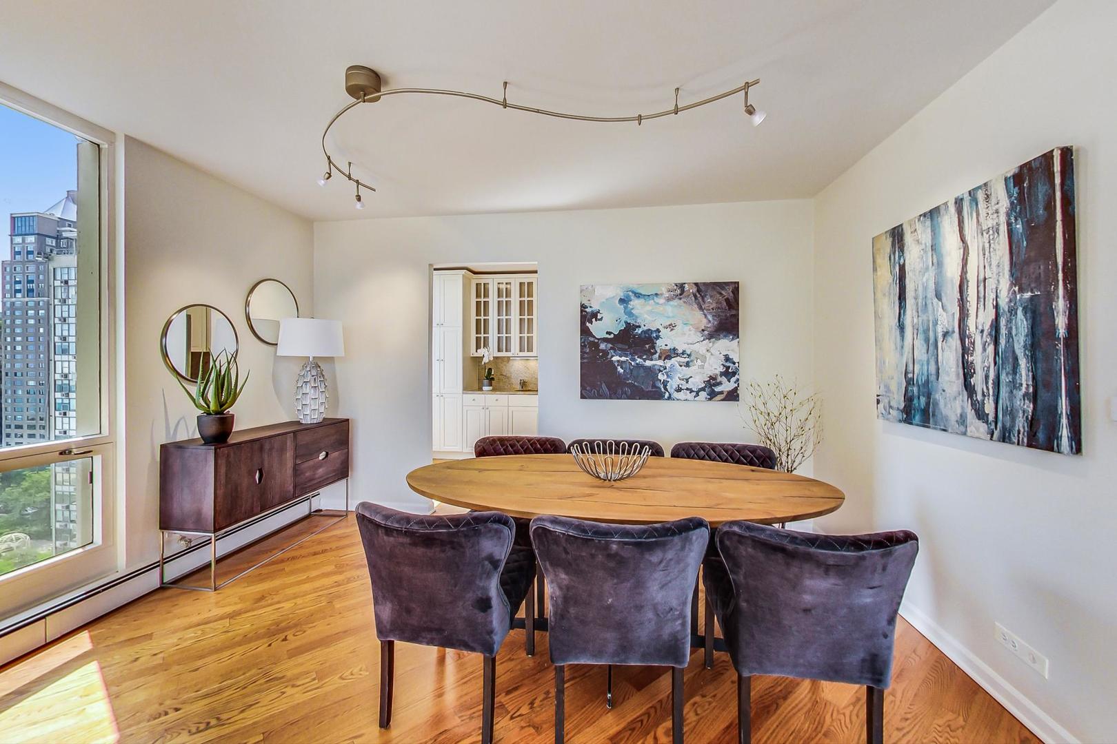 100 E Bellevue Place Unit: 18A