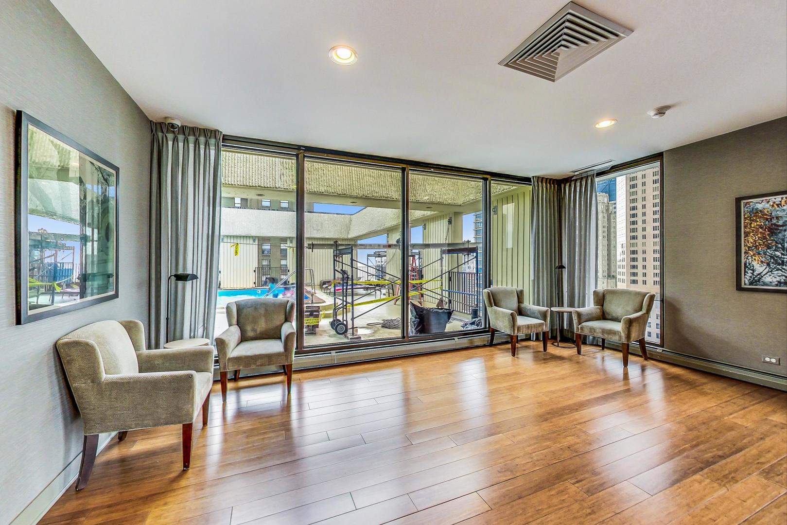 100 E Bellevue Place Unit: 18A