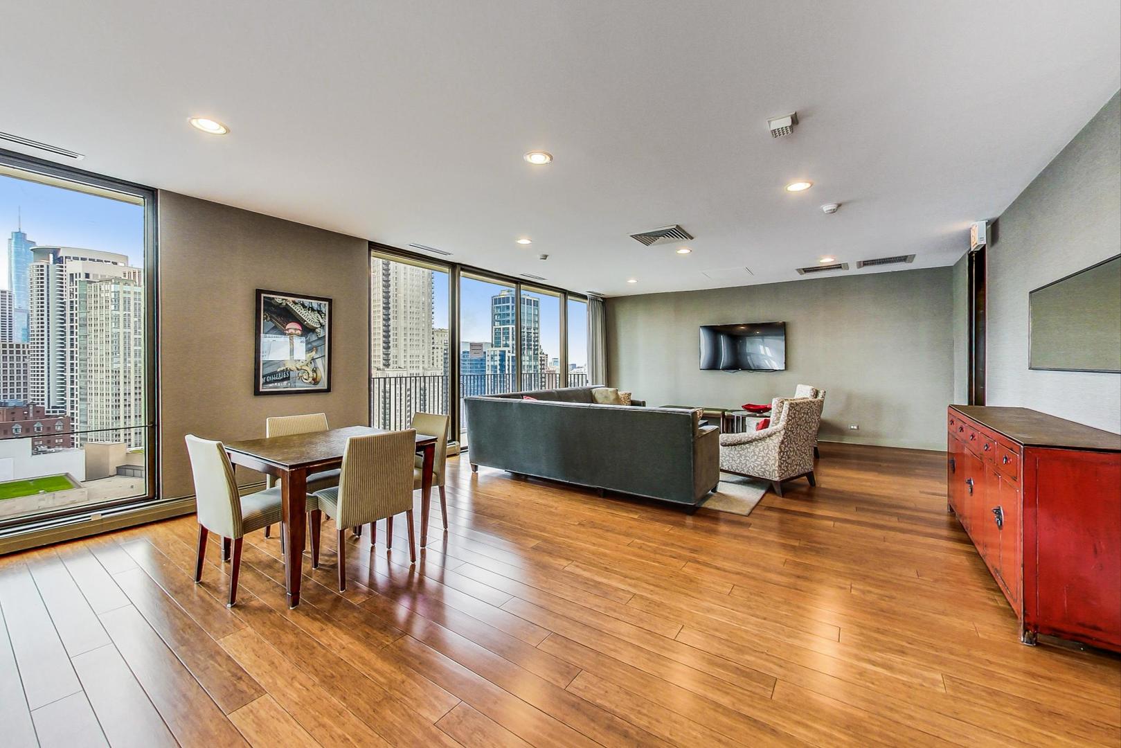 100 E Bellevue Place Unit: 18A