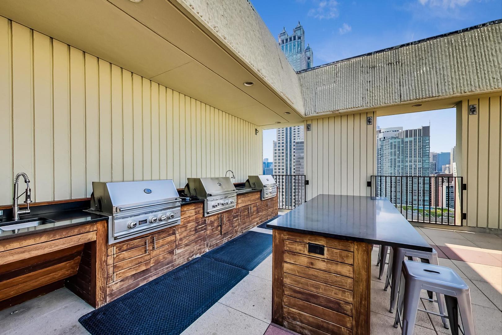 100 E Bellevue Place Unit: 18A
