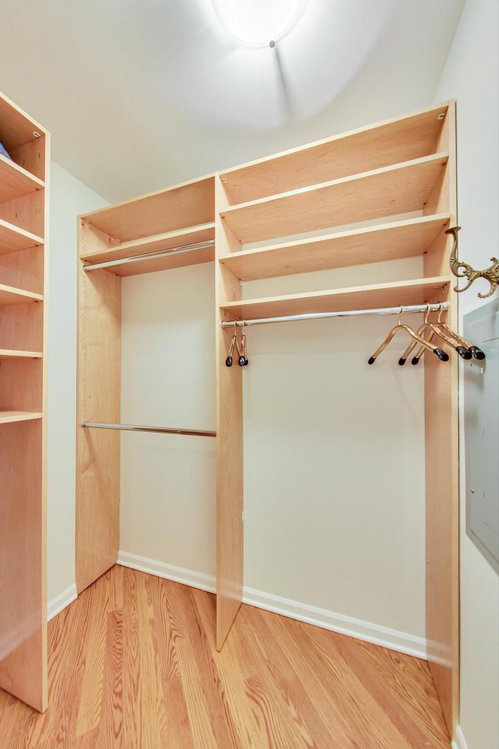 100 E Bellevue Place Unit: 18A