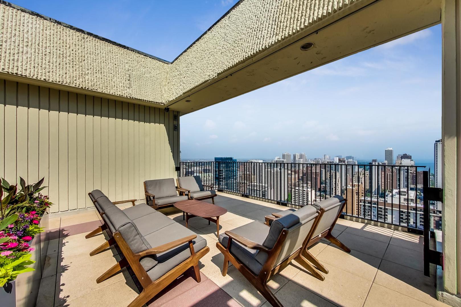 100 E Bellevue Place Unit: 18A