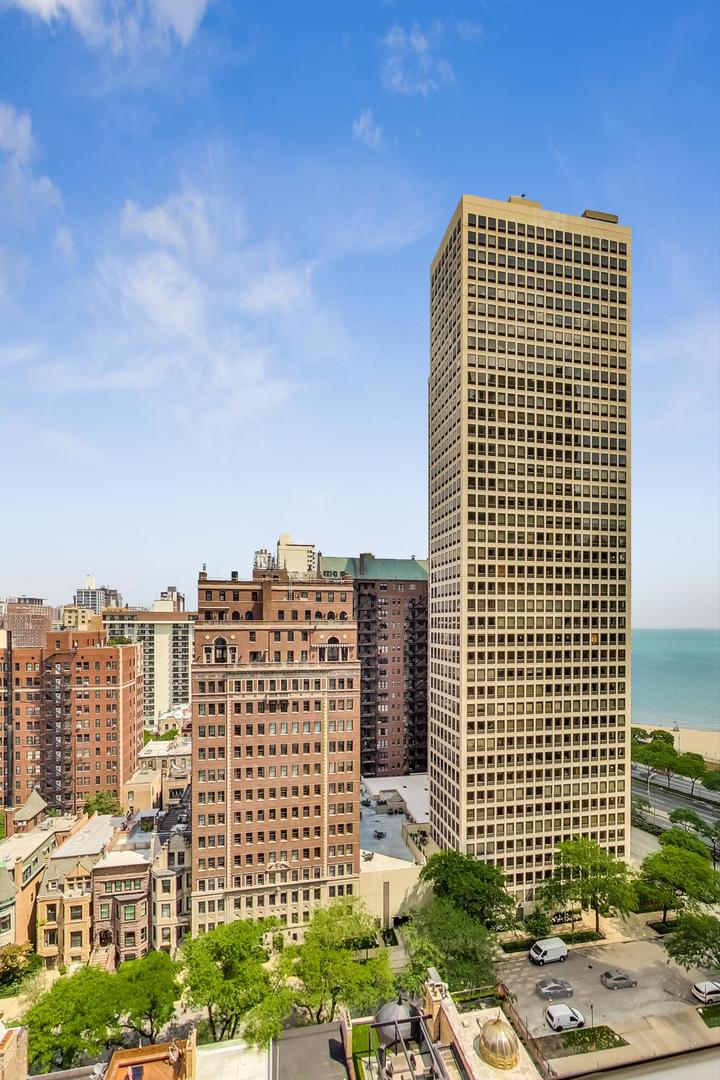 100 E Bellevue Place Unit: 18A