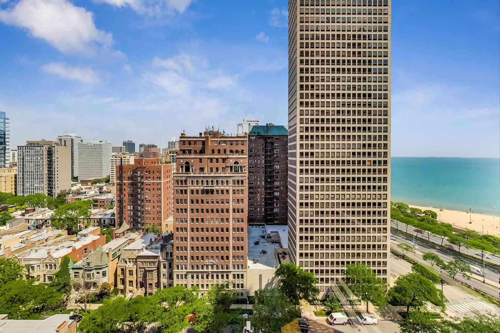 100 E Bellevue Place Unit: 18A