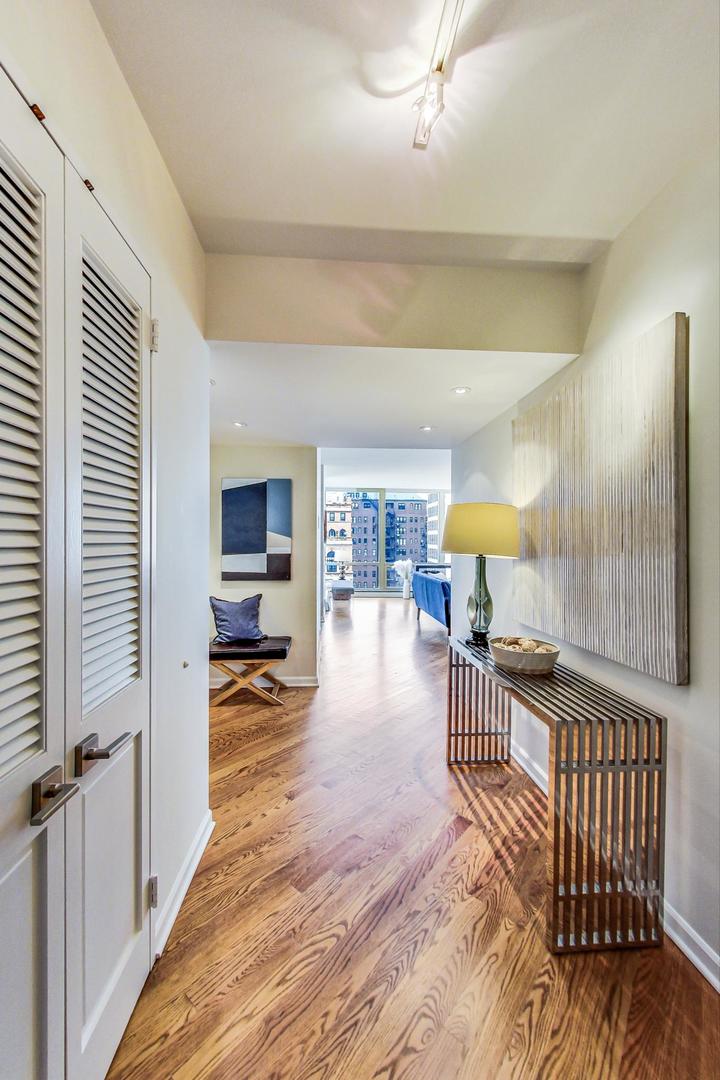 100 E Bellevue Place Unit: 18A