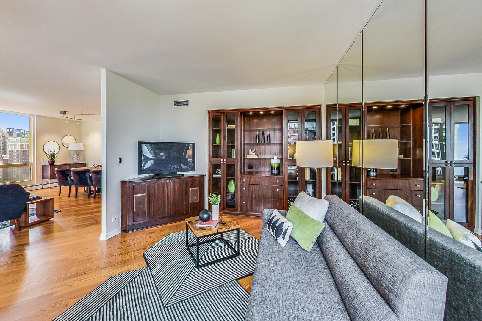 100 E Bellevue Place Unit: 18A