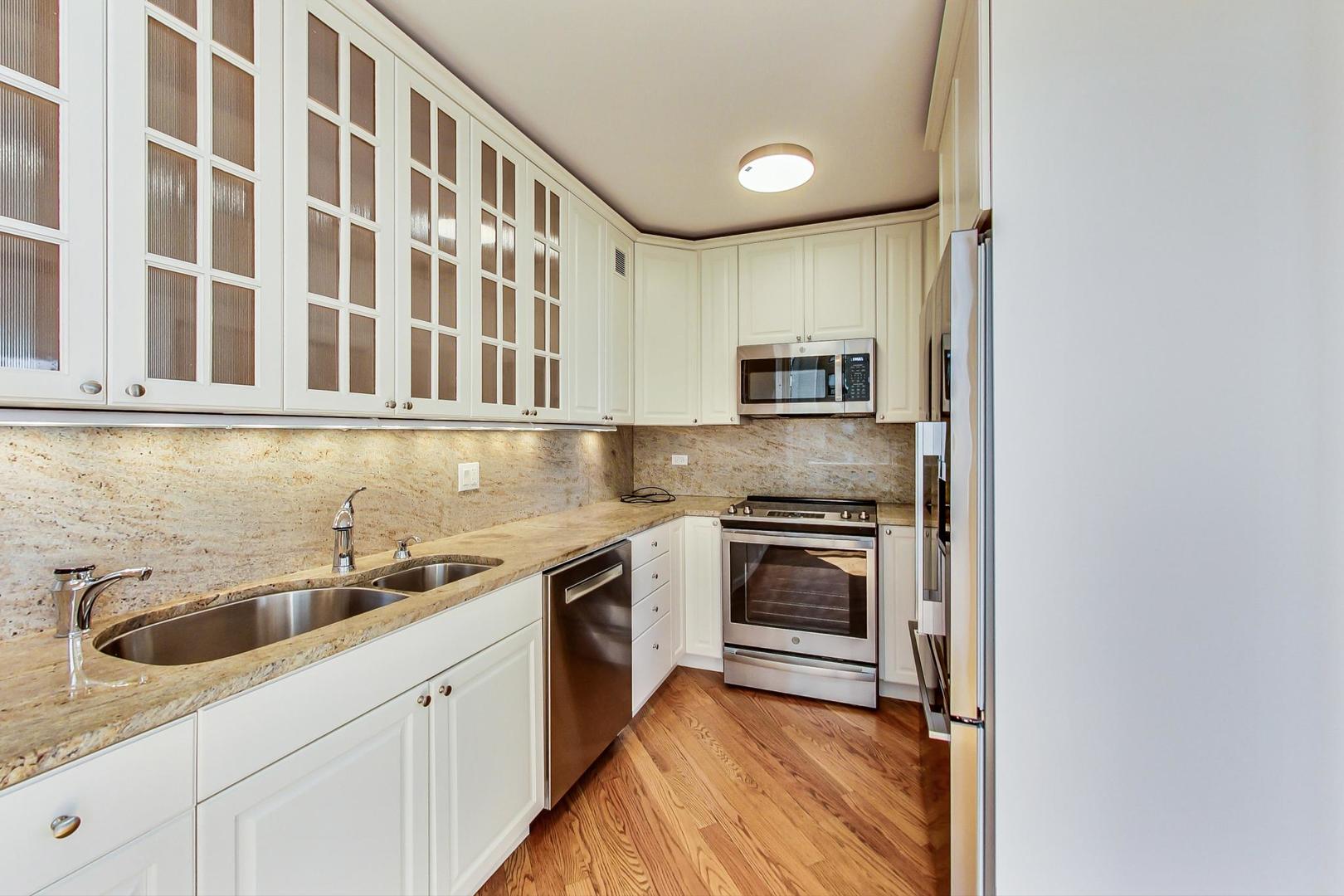 100 E Bellevue Place Unit: 18A