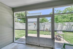 1104 Jennifer Street
