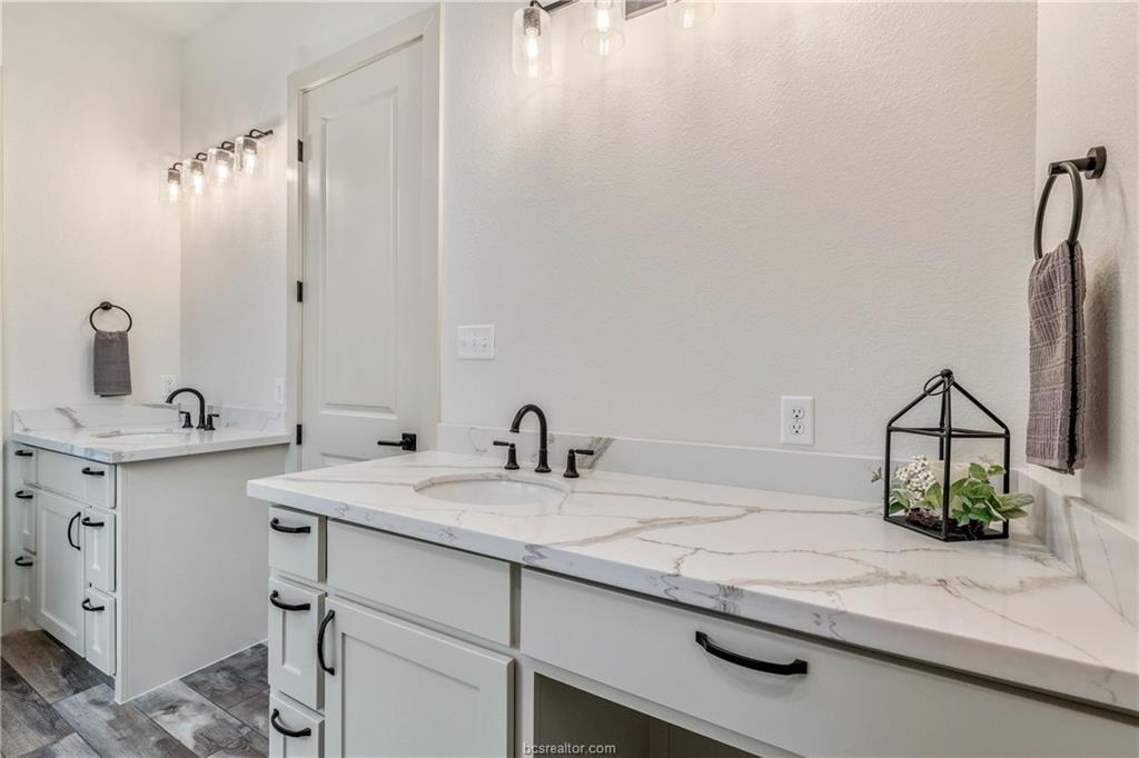 5846 Thousand Oaks Road