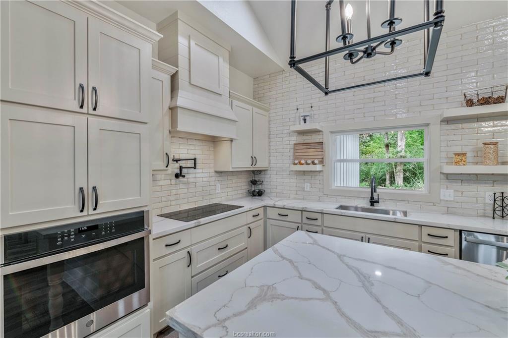 5846 Thousand Oaks Road