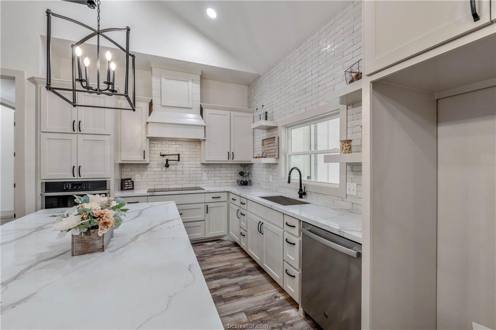 5846 Thousand Oaks Road