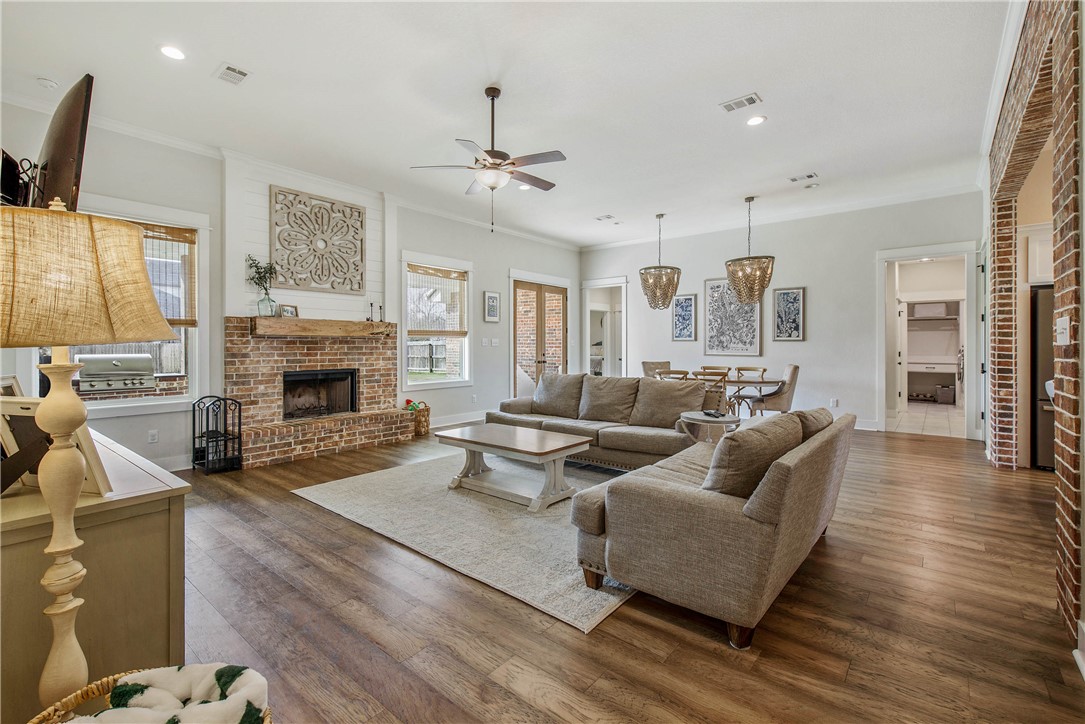 1929 Spanish Moss Drive