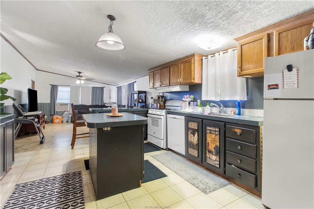 5846 Thousand Oaks Road