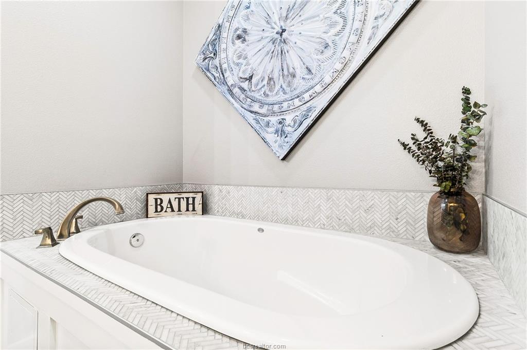 7196 South County Road 458