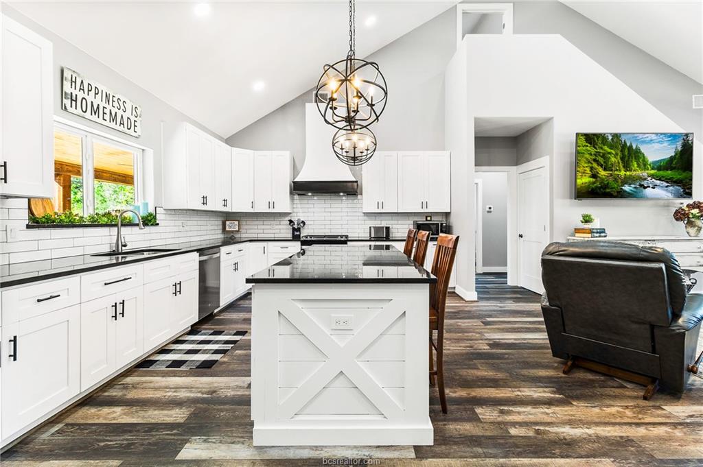 7196 South County Road 458