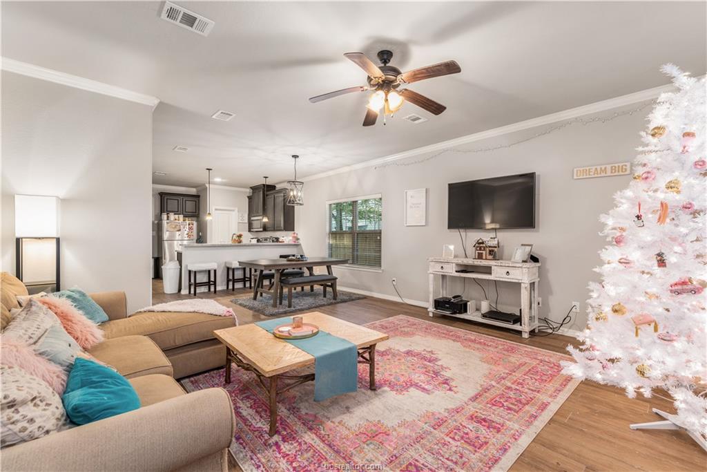 120 Richards Street B