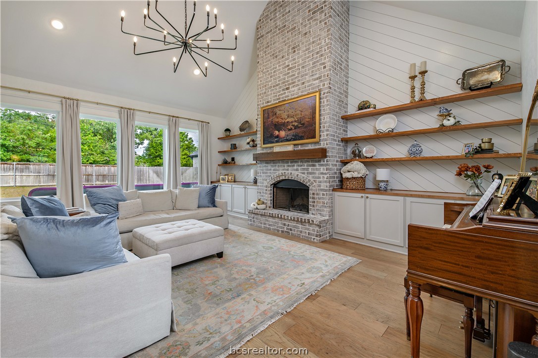 2038 Pebble Bend Drive