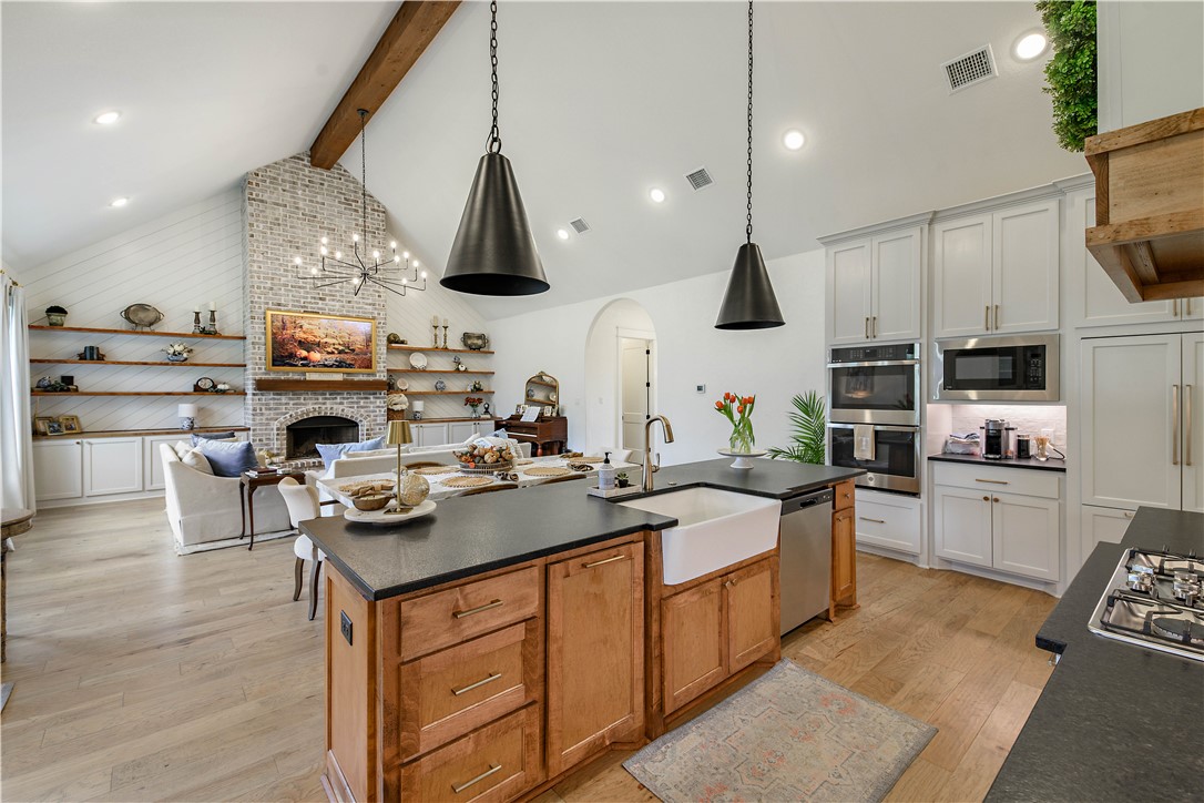 2038 Pebble Bend Drive