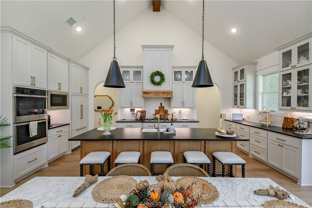 2038 Pebble Bend Drive