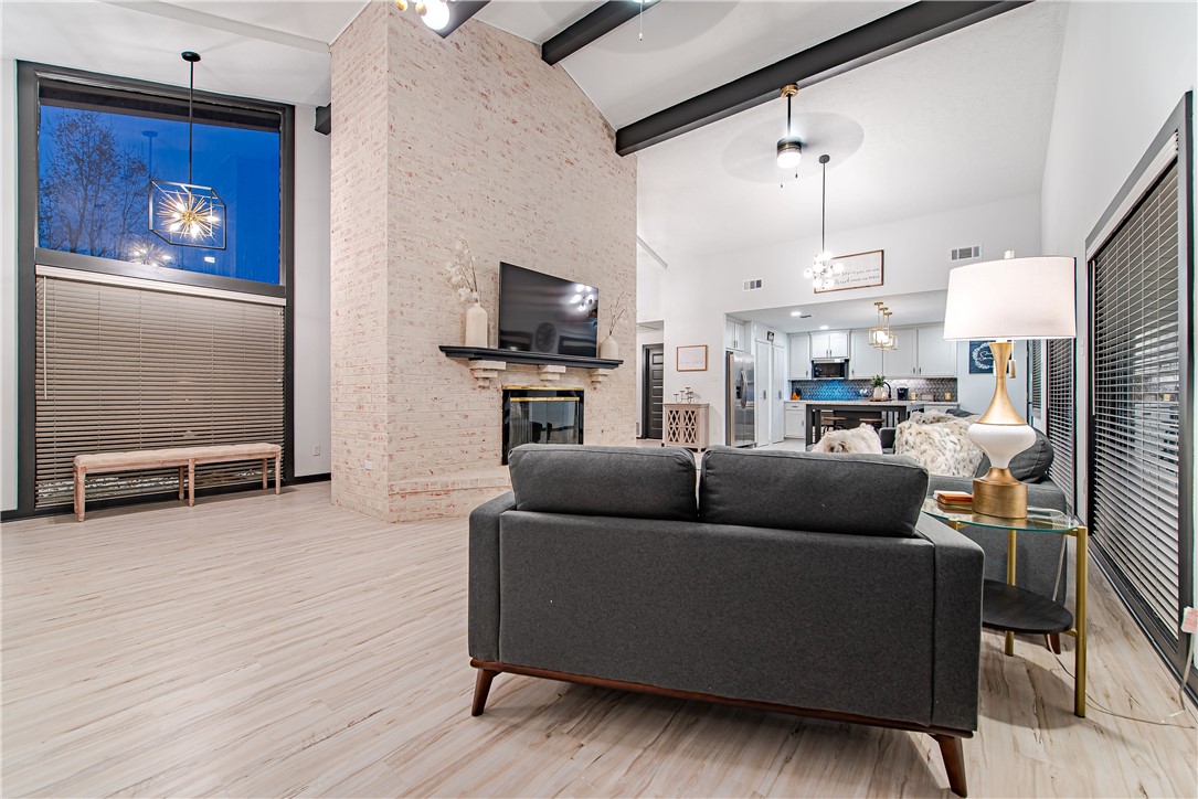 5004 Enchanted Oaks Drive