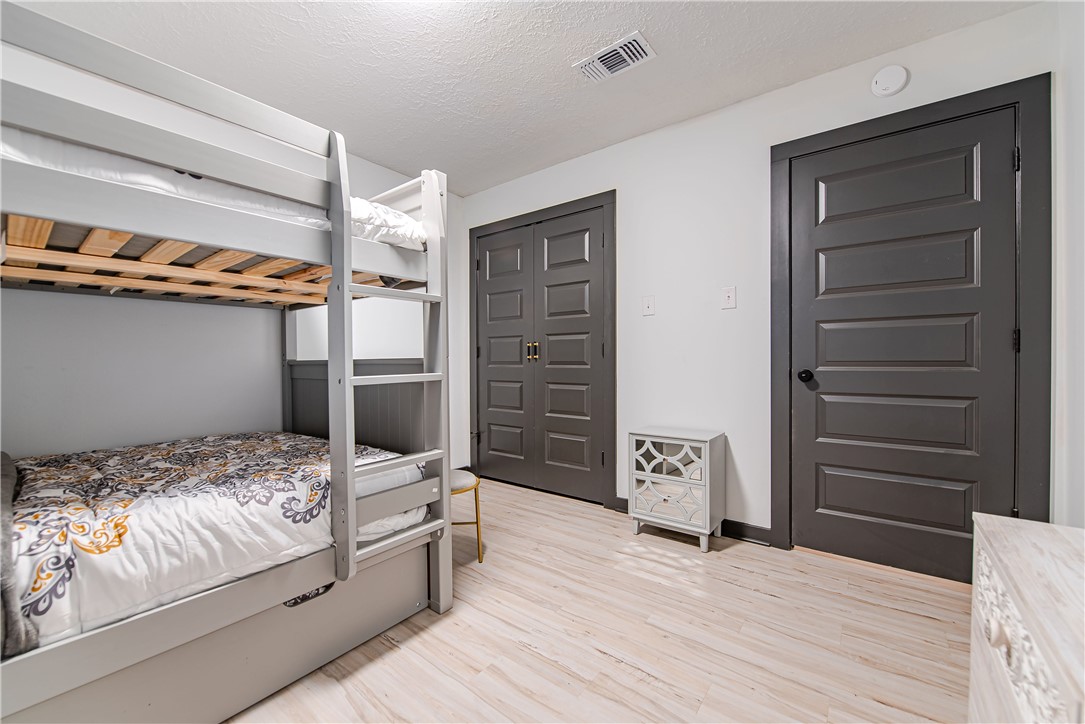 5004 Enchanted Oaks Drive