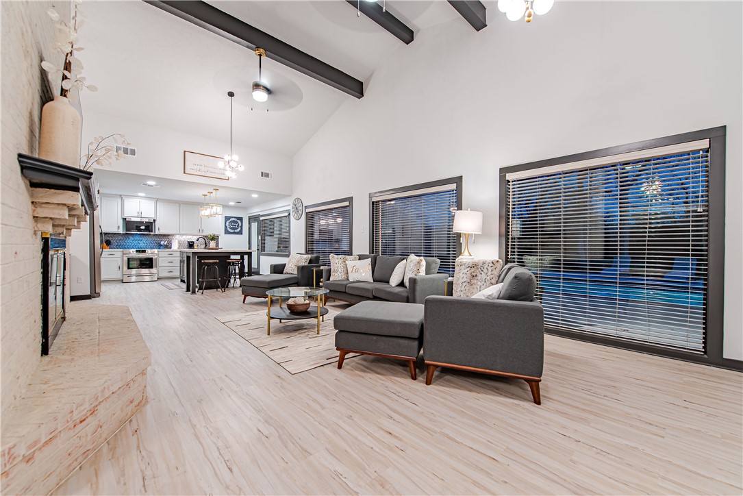 5004 Enchanted Oaks Drive