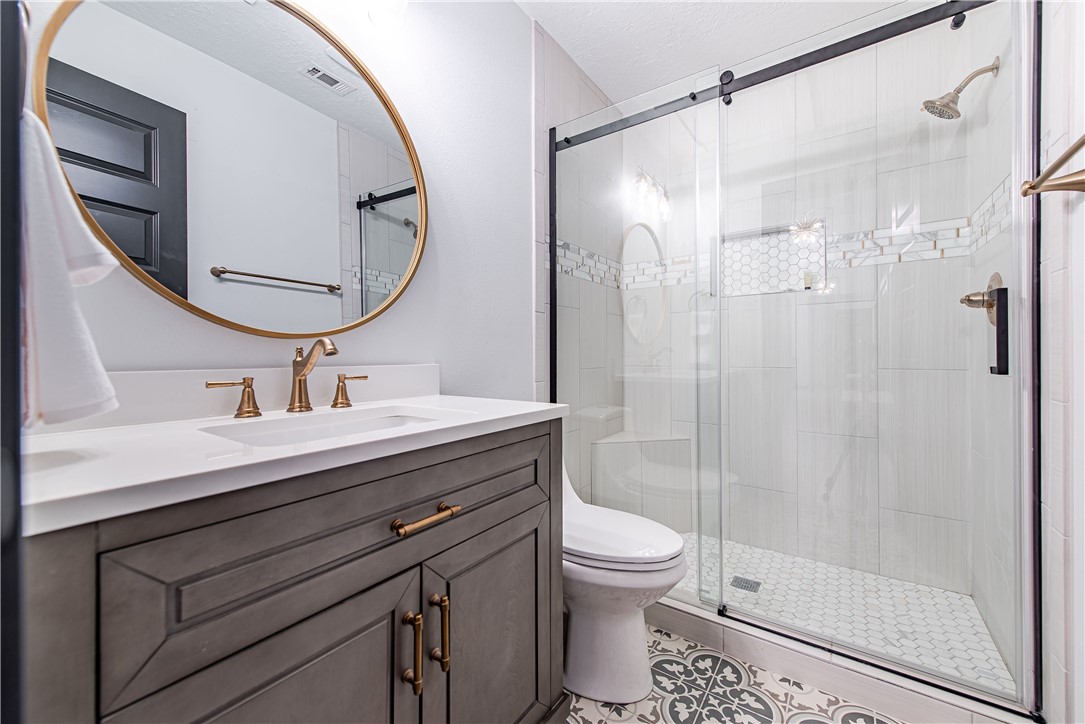 5004 Enchanted Oaks Drive