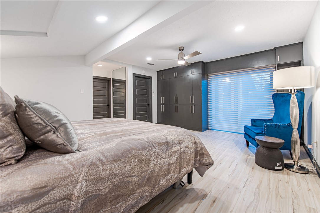 5004 Enchanted Oaks Drive