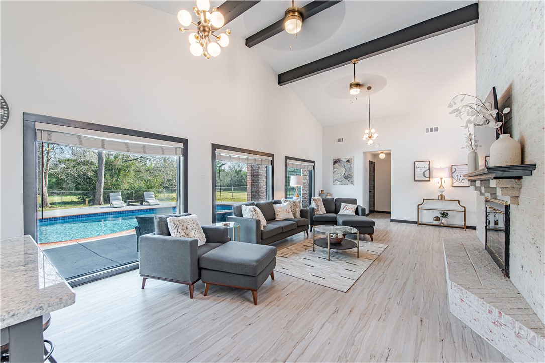 5004 Enchanted Oaks Drive