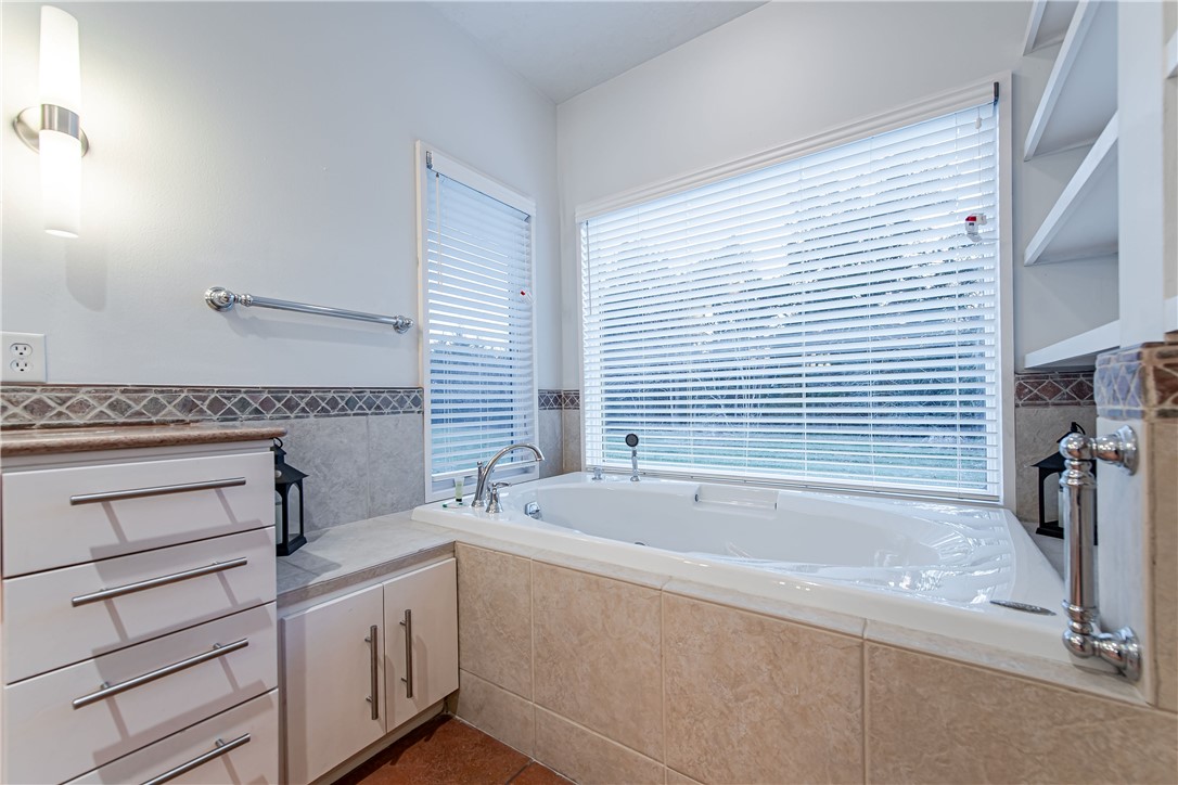 5004 Enchanted Oaks Drive