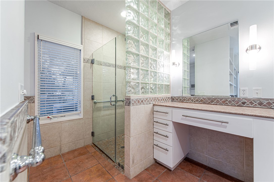 5004 Enchanted Oaks Drive