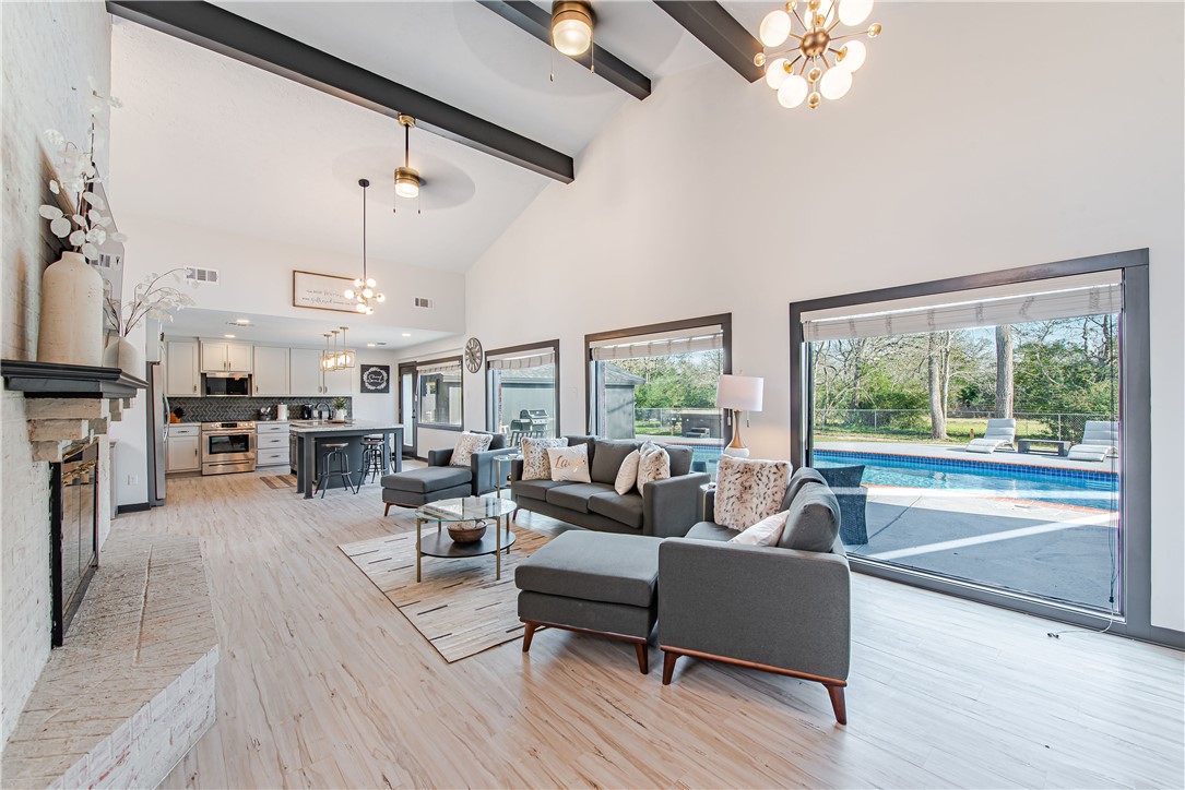 5004 Enchanted Oaks Drive