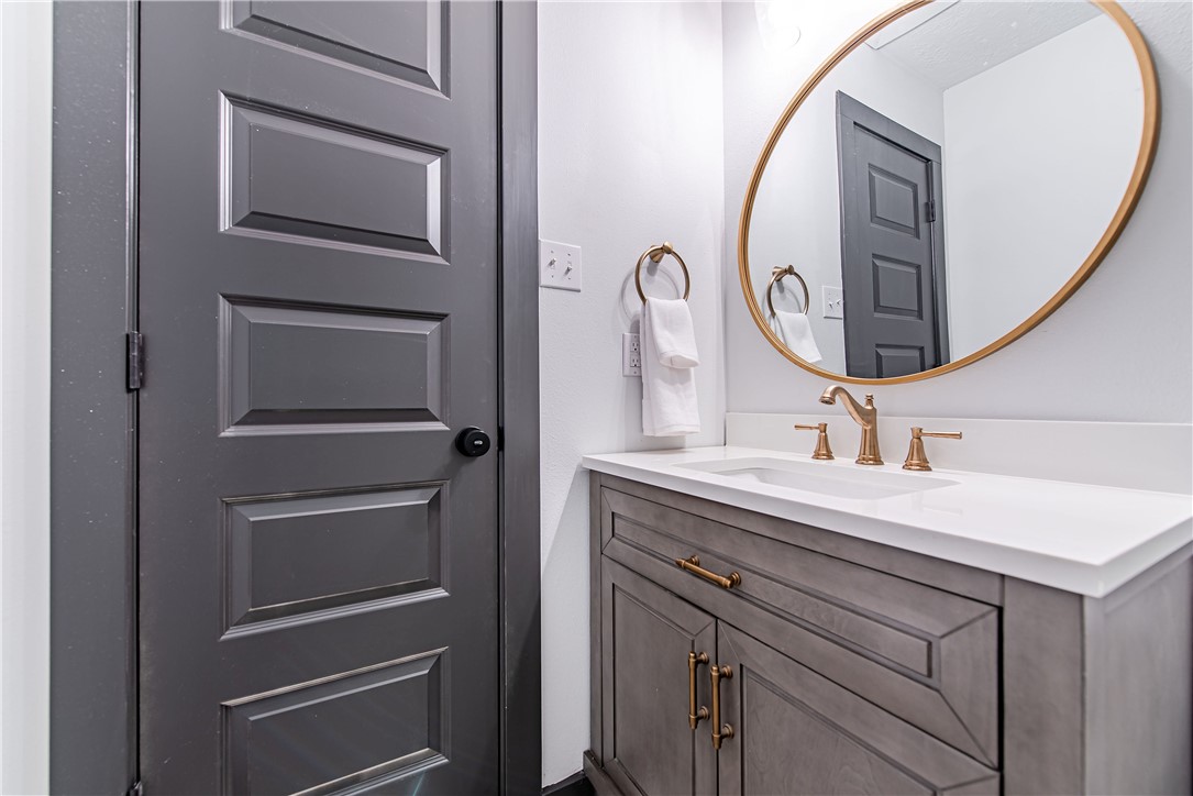 5004 Enchanted Oaks Drive