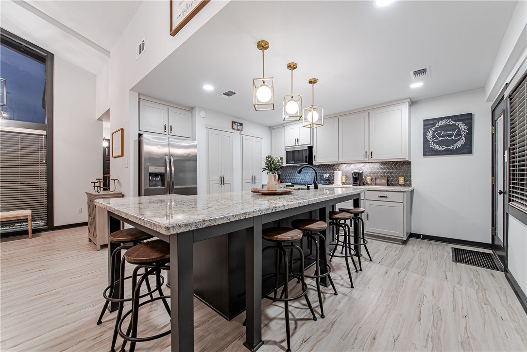 5004 Enchanted Oaks Drive