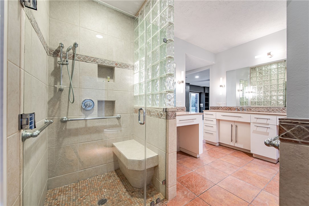 5004 Enchanted Oaks Drive