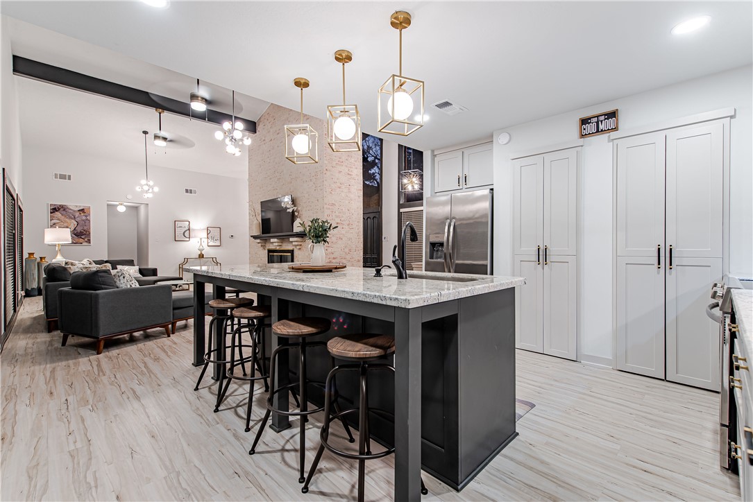 5004 Enchanted Oaks Drive